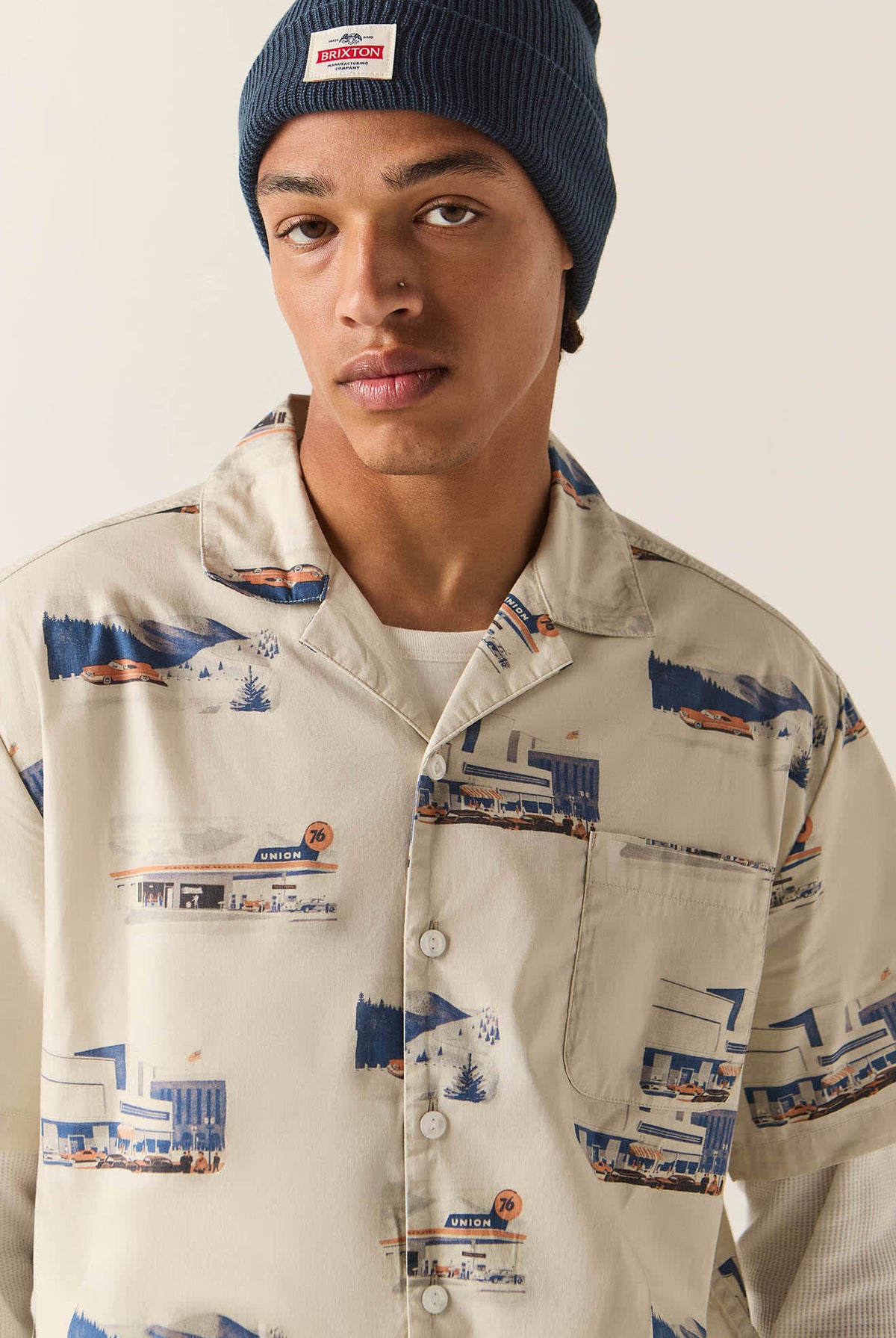 Men's 76 Resort Shirt in the color Off White/Scenic - Additional Fit image