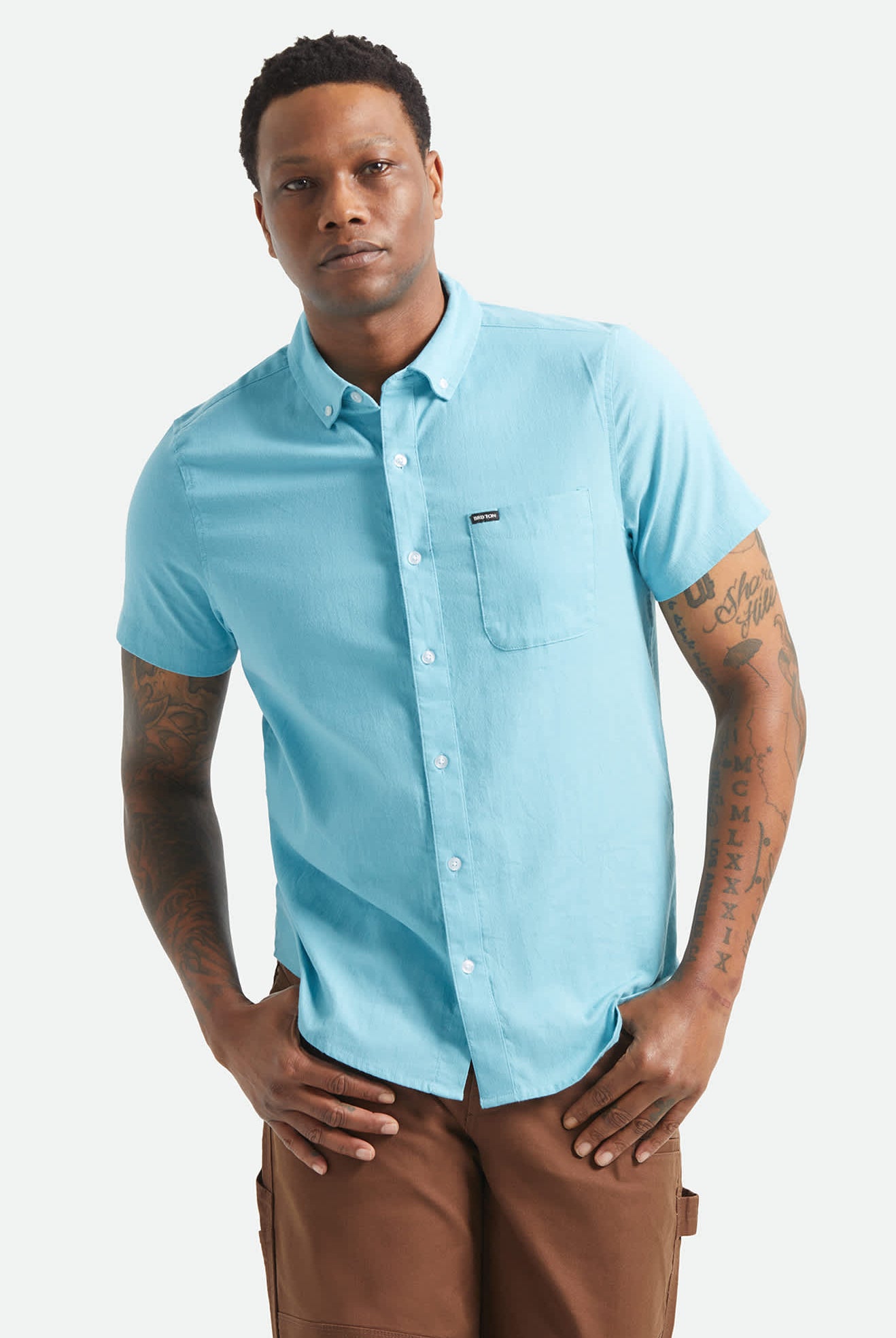 Men's Sanford Oxford Short Sleeve Shirt in the color Blue Aura - Men's Front View