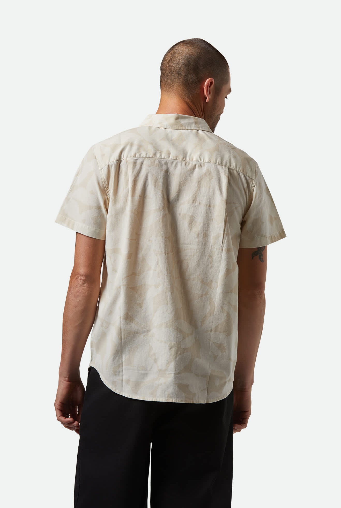 Men's Charter Print S/S Shirt in the color Beige/Whitecap Floral - Men's Back View