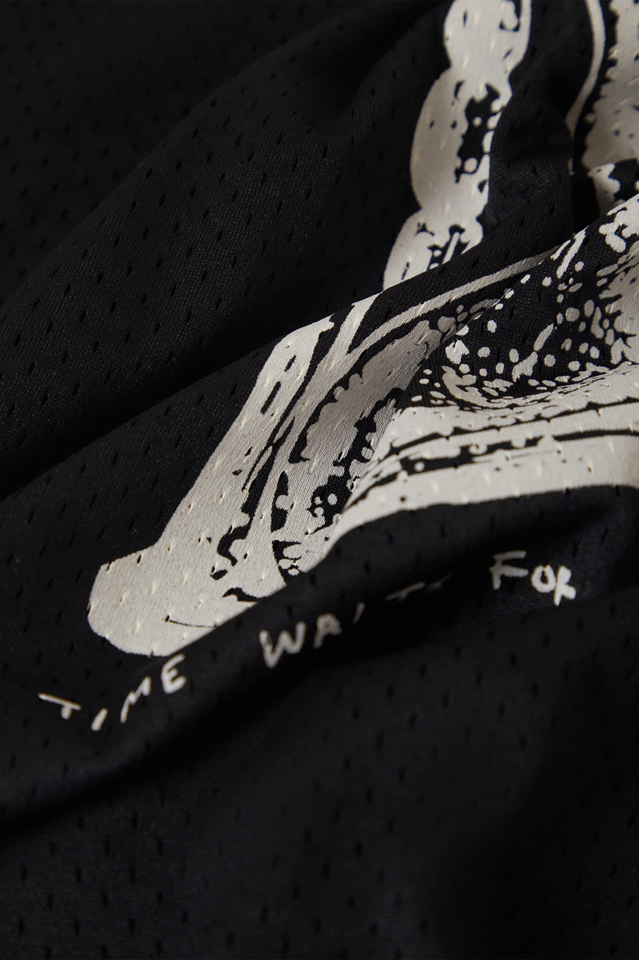 Men's Baggy Mesh Practice Jersey in the color Black/White Chippa - Additional Laydown image