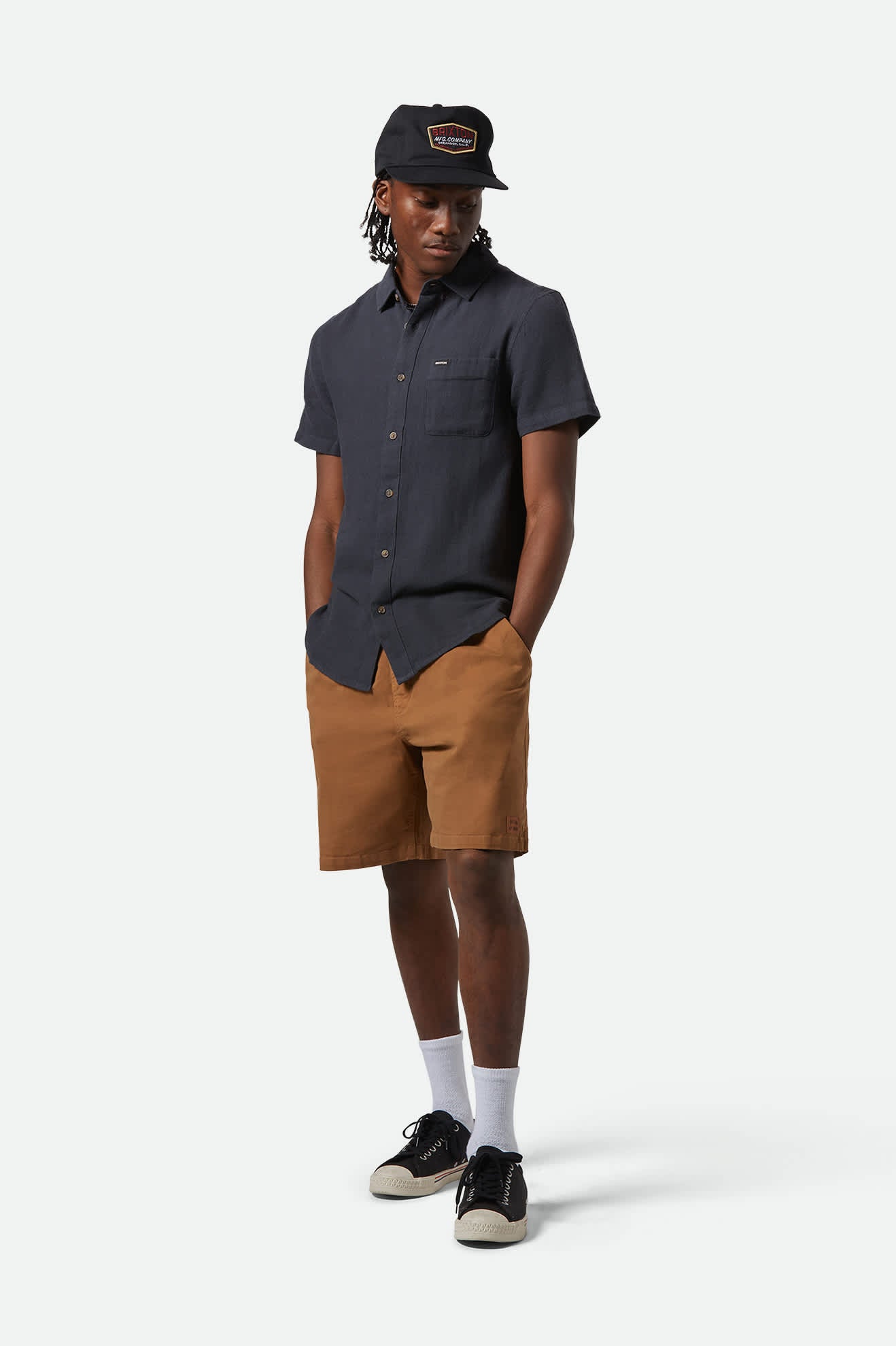 Men's Charter Organic Cotton Linen Blend S/S Shirt in the color Washed Black - Men's Side View