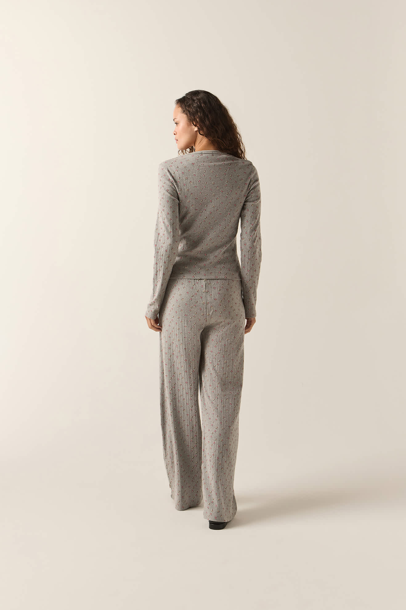 Women's Off Duty Pointelle Lounge Pant in the color Heather Grey Ditsy Floral - Additional Fit image
