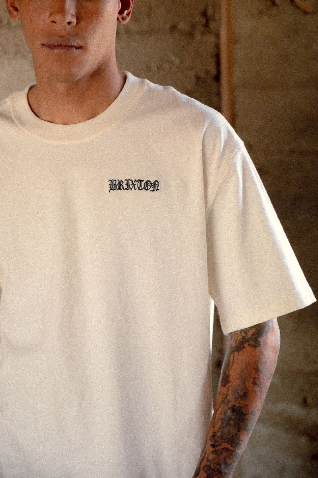 Men's Serrano Short Sleeve Boxed Crop T-Shirt in Cream – Brixton