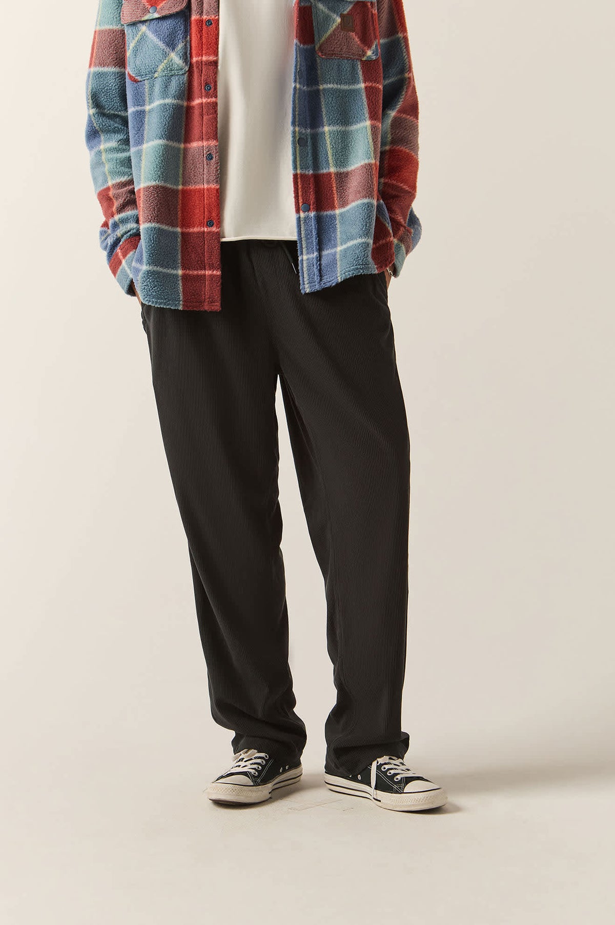 Men's Everyday E-Waist Corduroy Pant in the color Black Corduroy - Men's Front View
