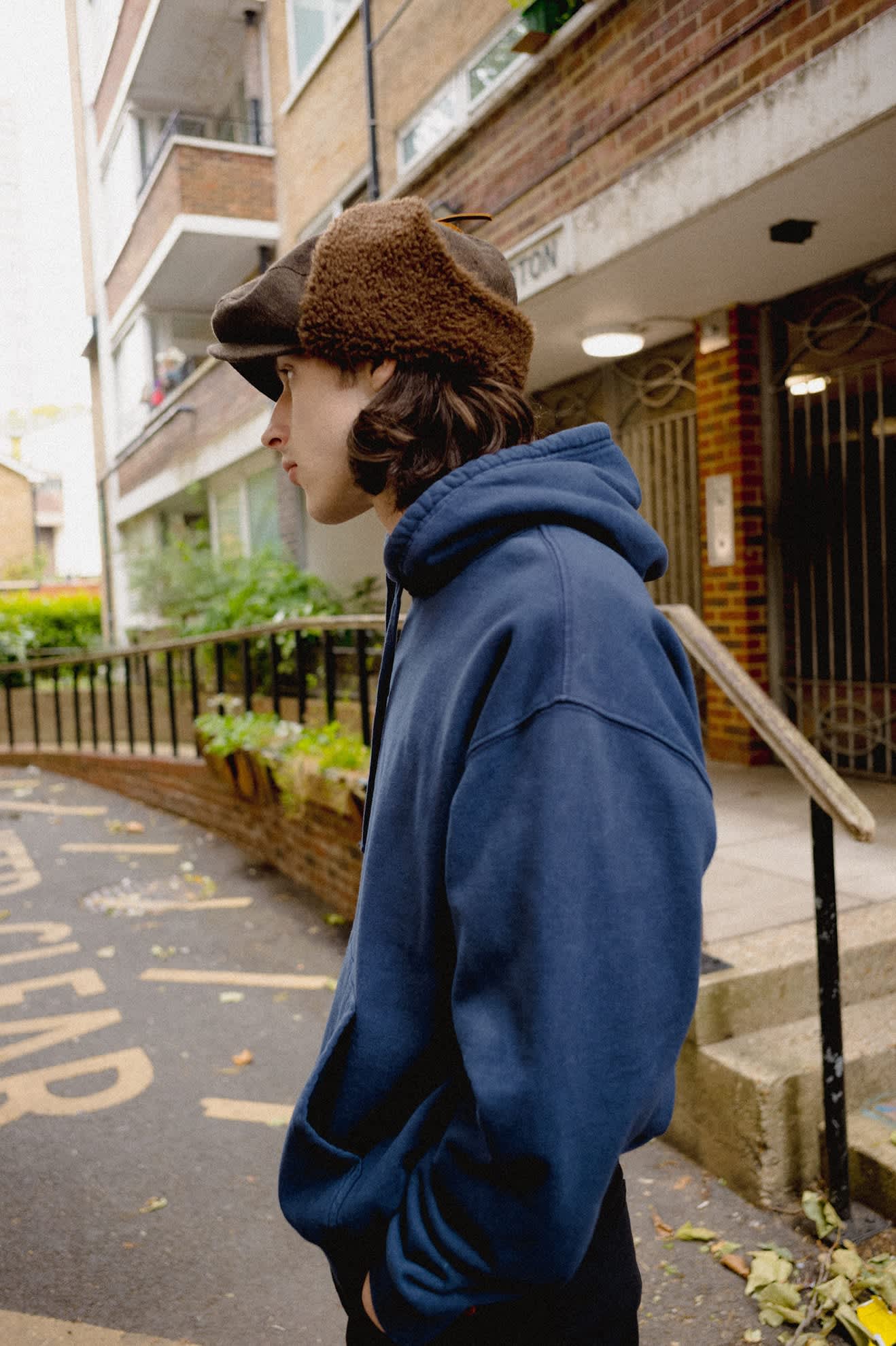 Men's Brixton Baseline Hood Fleece in the color Washed Navy Vintage Wash - Men's Lifestyle image