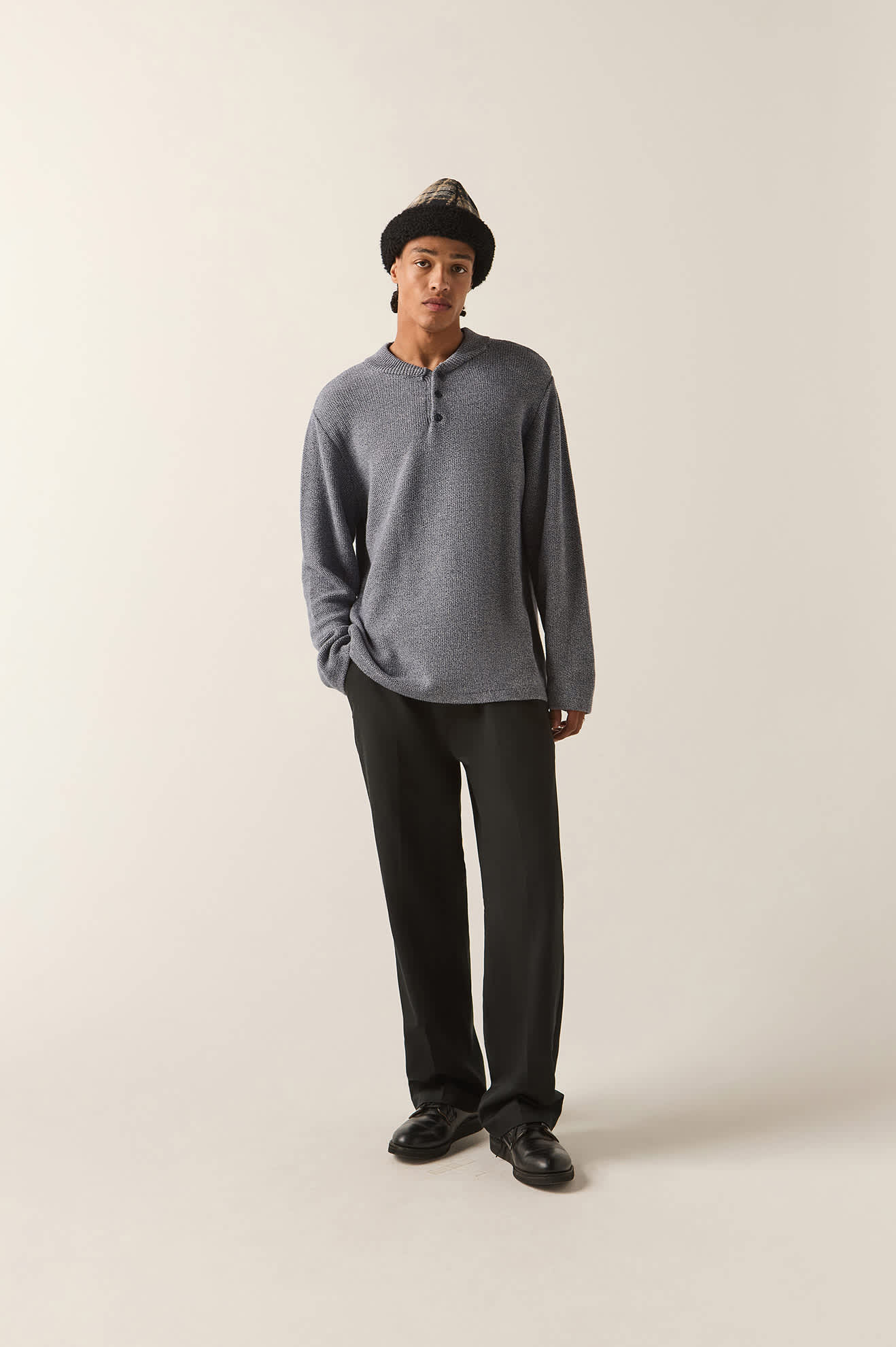 Men's Belgrade Sweater in the color Marled Blue - Additional Fit image