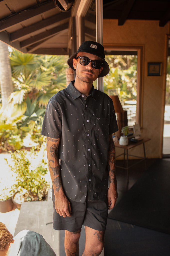 Men's Fit, Extra Shot | Charter Print S/S Shirt - Washed Black Pyramid